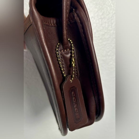 Vintage 90s Coach Casey Crossbody Bag Brown  Tan Leather Quiet Luxury Round - Picture 5 of 12